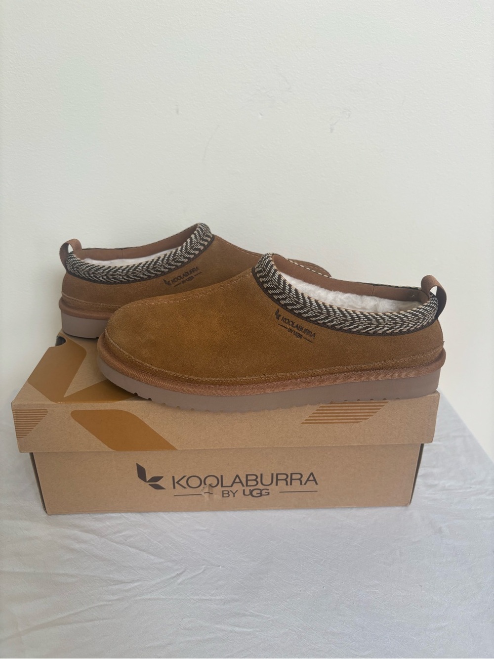 Koolaburra By UGG Burree Suede Slippers Size 9 Womens Chestnut Suede New NWB